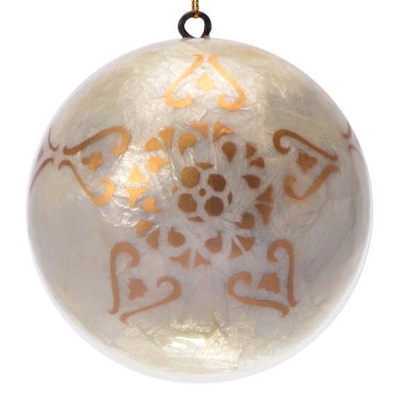 Snow the Magnificent Lacquered Hand-made Painted Capiz Christmas Ornament - Picture 1 of 2